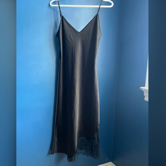 Aritzia Black Sonnet Dress - Picture 2 of 3